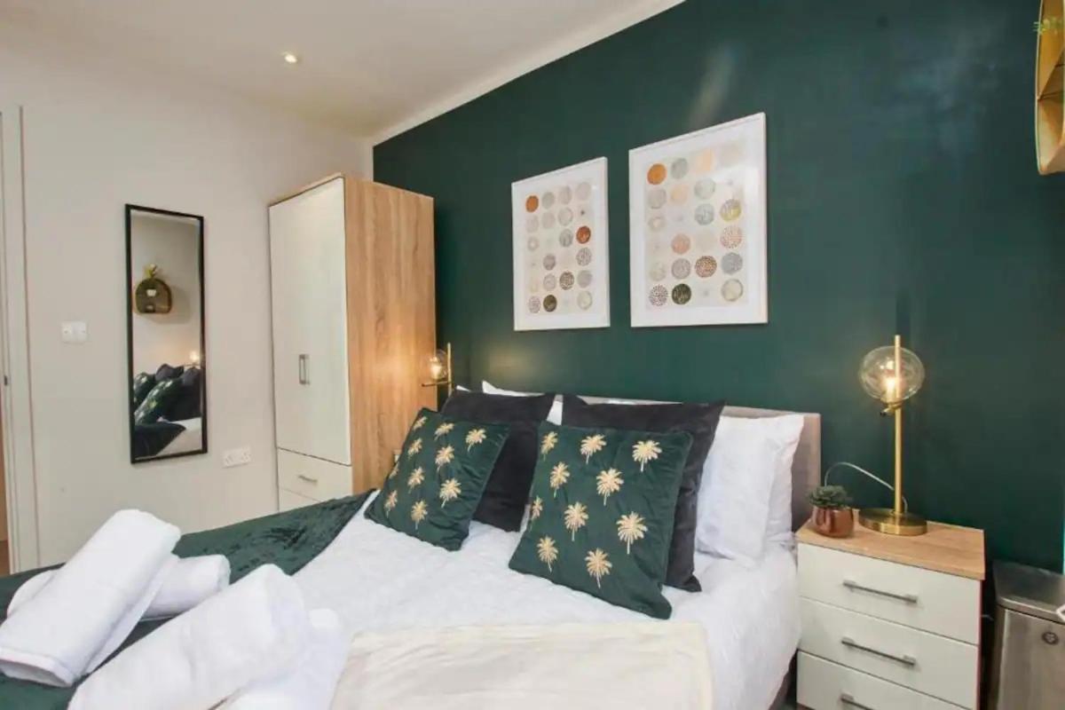 Beautiful 1 Bedroom Flat In Leeds - Sleeps 4 Eksteriør billede